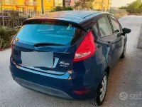 Usata Ford Fiesta 97 CV (71 kW) 2010 Blu Utilitaria