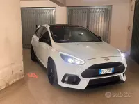 Usata Ford Focus ST 250 CV (183 kW) 2016 Bianco Berlina