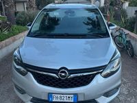 Usata Opel Zafira 2017 Grigio Monovolume