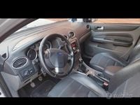 Usata Ford Focus Style 110 CV (80 kW) 2008 Grigio Station wagon