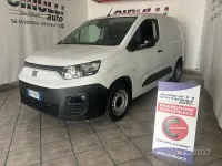 Usata Fiat Doblò 102 CV (75 kW) 2023 Bianco pastello Monovolume