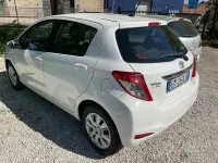 Usata Toyota Yaris Active 99 CV (72 kW) 2012 Bianco Utilitaria