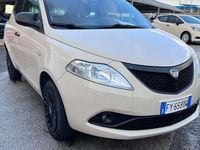 Usata Lancia Ypsilon 84 CV (61 kW) 2019 Beige Utilitaria