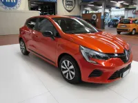 Usata Renault Clio V Equilibre 67 CV (49 kW) 2023 Arancione Berlina