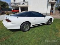 Usata Chevrolet Camaro 193 CV (141 kW) 2000 Bianco Coupé