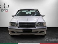 Usata Mercedes C180 Elegance 122 CV (89 kW) 1997 Argento Berlina