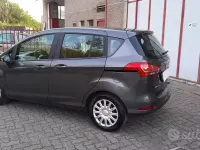 Usata Ford B-MAX 75 CV (55 kW) 2017 Beige Monovolume