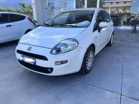 Begagnad Fiat Punto Lounge 75 HK (55 kW) 2013 Vit Halvkombi