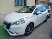 Usata Peugeot 208 Active 68 CV (50 kW) 2016 Bianco Utilitaria