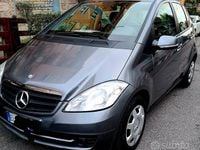 Usata Mercedes A180 Executive 109 CV (80 kW) 2012 Grigio Utilitaria