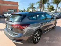 Usata Ford Focus Active 120 CV (88 kW) 2022 Grigio Station wagon
