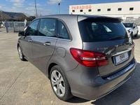 Usata Mercedes B180 Premium 109 CV (80 kW) 2016 Grigio Monovolume