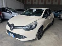 Usata Renault Clio Intens 74 CV (54 kW) 2016 Beige Coupé