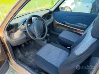 Usata Fiat 600 39 CV (28 kW) 1998 Marrone Berlina