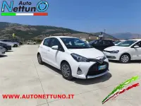 Usata Toyota Yaris Lounge 69 CV (50 kW) 2015 Bianco Berlina