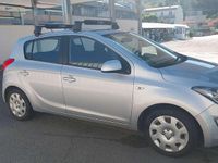 Usata Hyundai i20 Edition 84 CV (61 kW) 2012 Argento Berlina