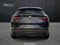 Käytetty Alfa Romeo Stelvio Tech Edition 190 HP (139 kW) 2019 Musta Katumaasturi