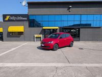 Usata Lancia Ypsilon Gold 69 CV (50 kW) 2023 Rosso / pastello Utilitaria