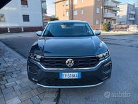 Usata VW T-Roc Style 115 CV (84 kW) 2019 Grigio SUV