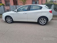 Usata Alfa Romeo Giulietta 105 CV (77 kW) 2013 Bianco Utilitaria