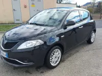 Usata Lancia Ypsilon Silver 69 CV (50 kW) 2018 Nero Utilitaria