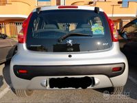 Usata Peugeot 107 54 CV (39 kW) 2007 Grigio Utilitaria