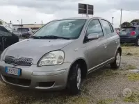 Usata Toyota Yaris Sol 65 CV (47 kW) 2004 Grigio Berlina