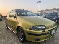 Usata Fiat Punto 133 CV (97 kW) 1994 Oro Utilitaria