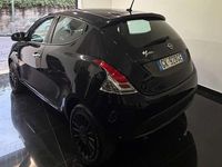 Käytetty Lancia Ypsilon Gold 69 HP (50 kW) 2022 Musta Viistoperä