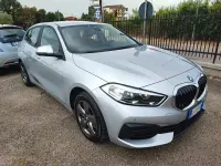 Usado BMW 116 Sport Line 116 CV (85 kW) 2021 Plateado Utilitario