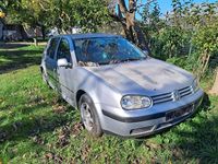 Usata VW Golf IV 101 CV (74 kW) 2000 Grigio Berlina