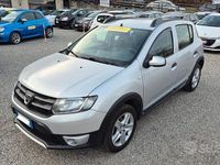 Usata Dacia Sandero Prestige 90 CV (66 kW) 2014 Grigio SUV