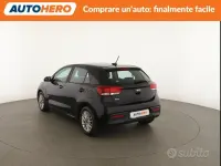 Usata Kia Rio 84 CV (61 kW) 2019 Nero Berlina