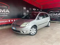 Usata Ford Fiesta Ghia 68 CV (50 kW) 2005 Grigio Utilitaria