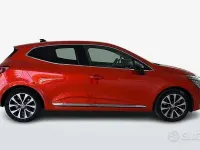 Usata Renault Clio V Techno 145 CV (106 kW) 2022 Arancione Berlina