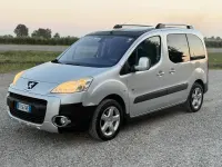 Usata Peugeot Partner Tepee Outdoor 109 CV (80 kW) 2008 Argento Monovolume