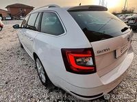Usata Skoda Octavia G-TEC Executive 110 CV (80 kW) 2018 Bianco Station wagon