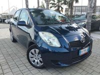 Usata Toyota Yaris Sol 90 CV (66 kW) 2006 Blu/azzurro Utilitaria