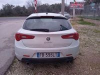 Usata Alfa Romeo Giulietta Exclusive 150 CV (110 kW) 2015 Bianco Utilitaria
