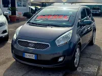Usado Kia Venga EX 90 CV (66 kW) 2012 Gris Utilitario