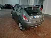Usata Lancia Ypsilon Gold 69 CV (50 kW) 2017 Nero Utilitaria