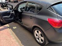 Usata Opel Astra Edition 110 CV (80 kW) 2013 Nero Berlina