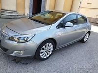 Usata Opel Astra 115 CV (84 kW) 2012 Grigio Berlina