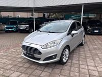 Usata Ford Fiesta 74 CV (54 kW) 2017 Grigio Utilitaria