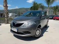 Usata Lancia Ypsilon 80 CV (58 kW) 2016 Grigio Utilitaria