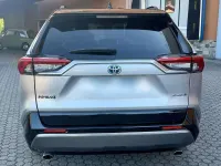 Usata Toyota RAV4 Hybrid Style 178 CV (130 kW) 2021 Argento SUV