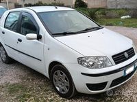 Usata Fiat Punto Dynamic 69 CV (50 kW) 2004 Bianco Utilitaria