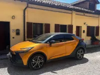 Usata Toyota C-HR Lounge 223 CV (164 kW) 2024 Arancione SUV