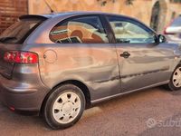 Usata Seat Ibiza 63 CV (46 kW) 2002 Grigio Utilitaria