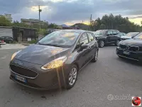 Usata Ford Fiesta 85 CV (62 kW) 2017 Grigio Utilitaria